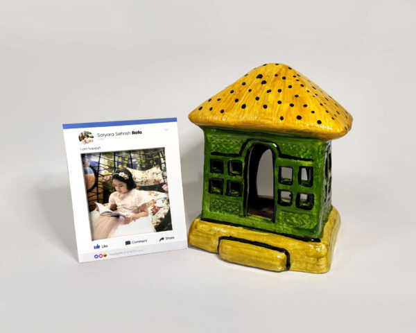 Photo Frame with Clay House Showpiece Combo
